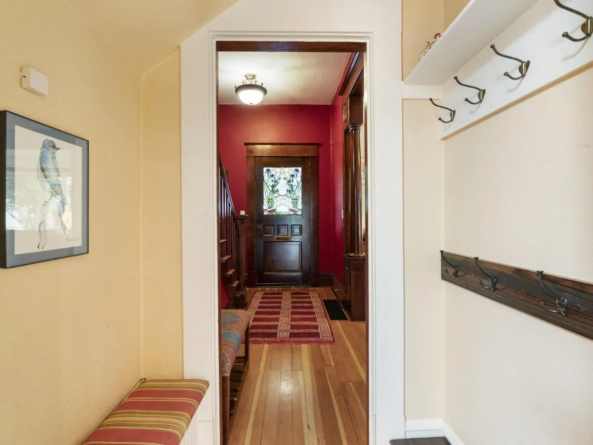 Dom wakacyjny Willa Art Deco Oasis - Stylish 2Bd With Den, Office, Garden And Dip Pool Portland